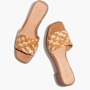 Madewell The Cassady Mule in
Woven Leather size 6.5